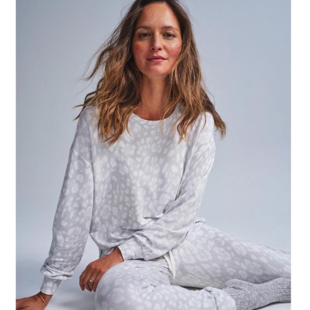 Soma Sunday Gray & White Crew Neck Long Sleeve Sleep Shirt